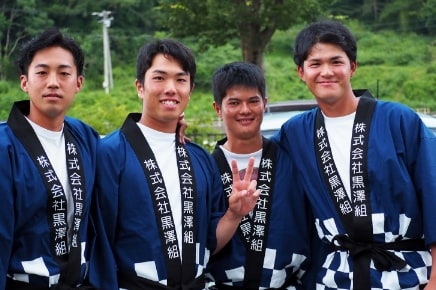 笑顔あふれる仲間たち